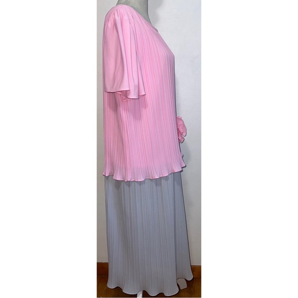 Vintage Pink & Grey Plisse Dress - Picture 3 of 8